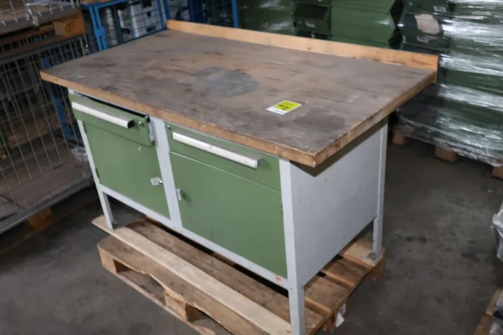 1 x Werkbank Tischmaß: 150 x 76 x 85 cm